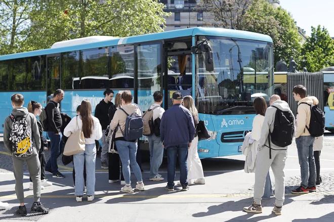 Na avtobusih te dni lahko nastane kaos: upokojencem svetujejo, kdaj naj se odpravijo na pot