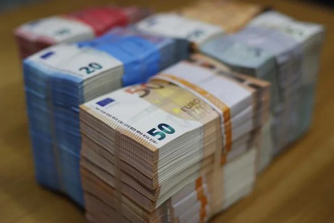 Milijarda za rast: ko več naročil pomeni manj denarja