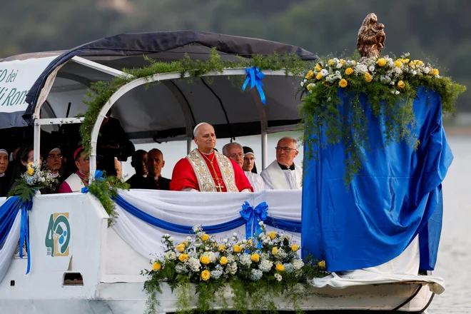 Leon XIV. piše zgodovino: kot prvi papež se je udeležil takšne procesije