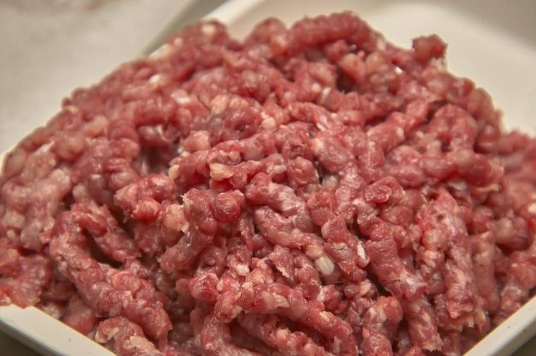 To sestavino imamo skoraj vsi doma, a le redki jo dodajo mletemu mesu: dovolj je ena čajna žlička, okus pa bo naravnost božanski