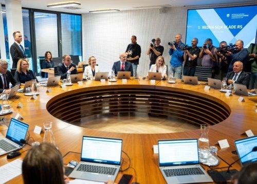 VLADA SE VRAČA NA GREGORČIČEVO: Po počitnicah jo čaka zahtevna politična jesen
