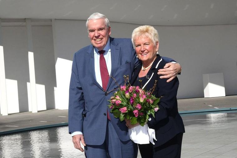 Ni imel otrok: zdaj je znano, komu je nemški bogataš zapustil osupljivih 38 milijard evrov