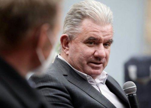 VIZJAK: "S skupino Gen je treba ravnati zelo previdno"