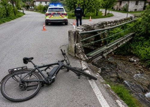 TRAGIČNA VEST PO NESREČI: Kolesar je zaradi hudih poškodb umrl