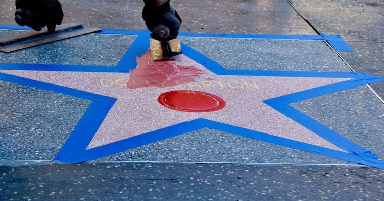 Vandali nad zvezdo Dolly Parton