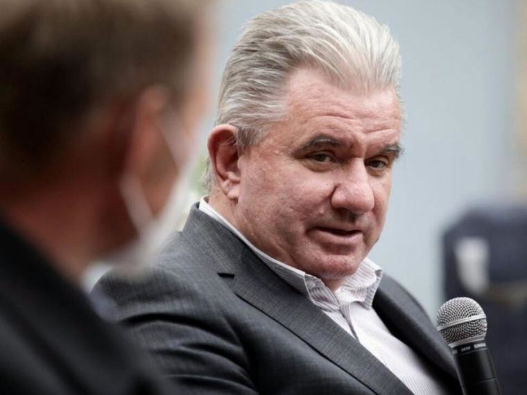 VIZJAK: "S skupino Gen je treba ravnati zelo previdno"