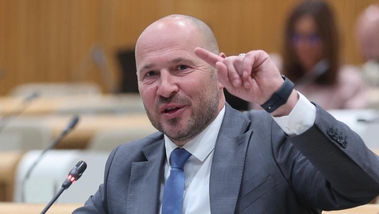 Tretja razvojna os, Novo mesto: MOP v izdajo novega gradbenega dovoljenja