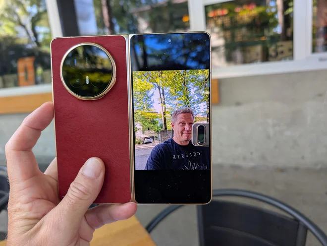 Honor magic V6: eleganca in trpežnost v enem
