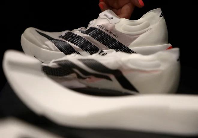 Adidas na udaru skrajnih propalestinskih gibanj zaradi kampanje z nekdanjim izraelskim vojakom