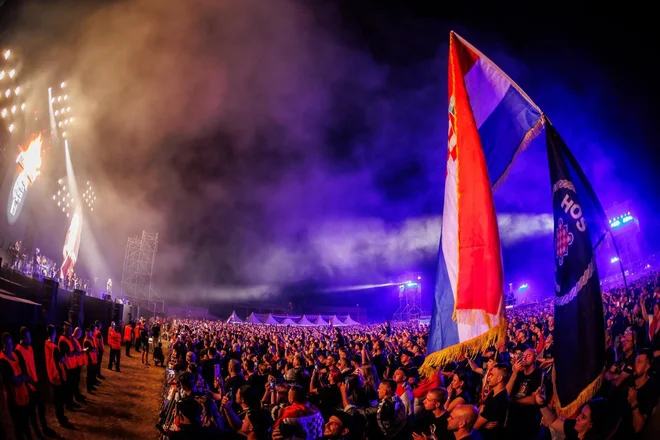V Vukovarju veliki Thompsonov koncert, poglejte te prizore (FOTO)